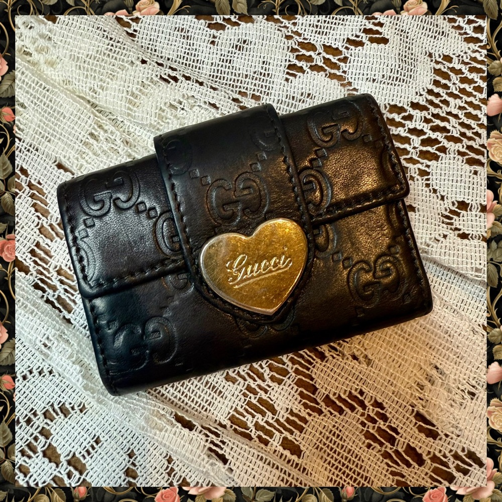 Gucci Embossed Key Holder with Gold Heart Snap